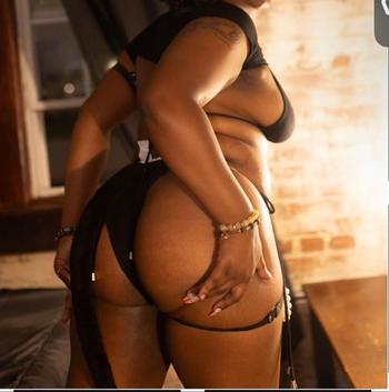 Sempai, 25  female escort, Huntsville