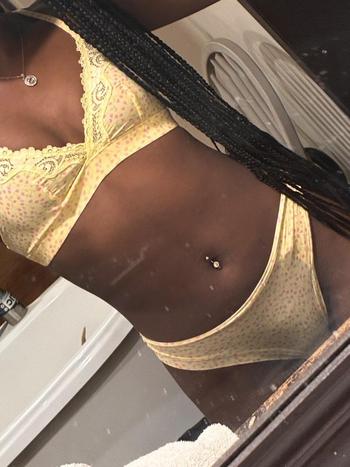 Slim Chocolate, 22  female escort, Huntsville