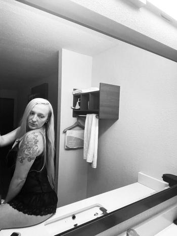 Jess, 25  female escort, Huntsville