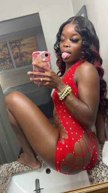 Pariss, 23  female escort, Huntsville