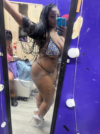 Lavish, 24  female escort, Huntsville