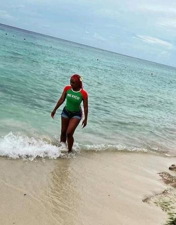 lluvia, 22  female escort, Huntsville